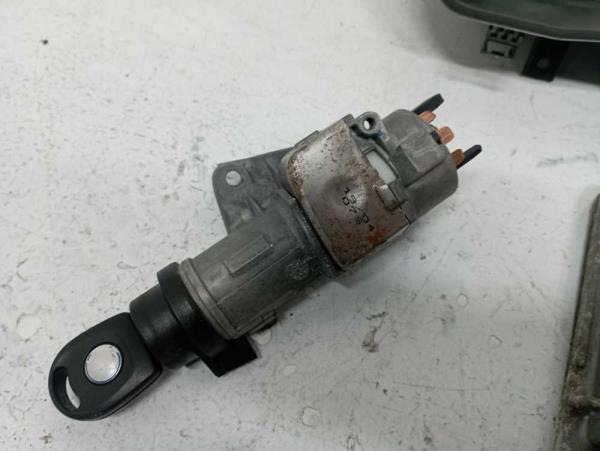 KIT DE DÉMARRAGE VW POLO 9N 1.2 ESSENCE AZQ - Vue 3